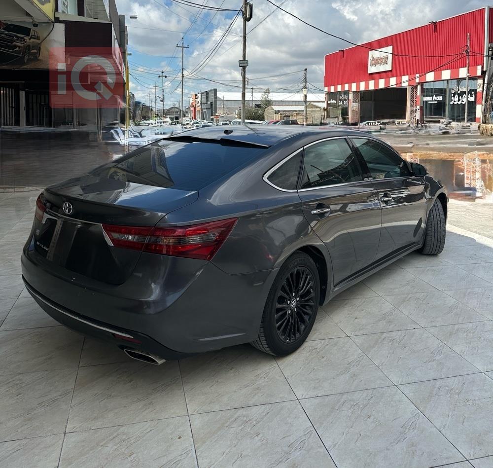 تويوتا أفالون